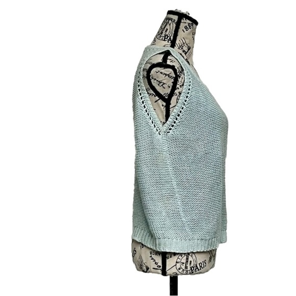 Crazy Horse Collection woman’s Blue Crochet Lightweight sweater Vest Cottegecore - Picture 3 of 9